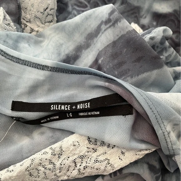 Y2K Silence + Noise Urban Outfitters Daphne Cold-Shoulder Top in Blue Sz L *A5 - Picture 4 of 5